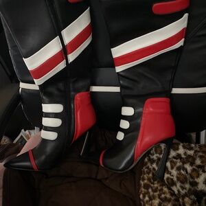 Suki black multi women’s boots worn only once